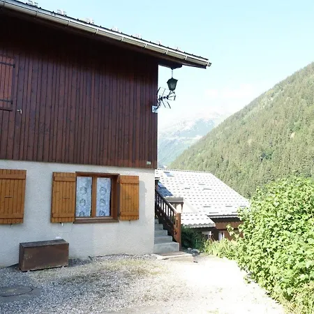 Apartment T3 Cosy Avec Cheminee, Pour 4-5 Pers., Skis Aux Pieds, Terrasse Sud/ouest, Calme A Areches-beaufort - Fr-1-342-183
