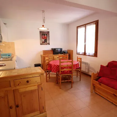 T3 Cosy Avec Cheminee, Pour 4-5 Pers., Skis Aux Pieds, Terrasse Sud/ouest, Calme A Areches-beaufort - Fr-1-342-183 Apartment